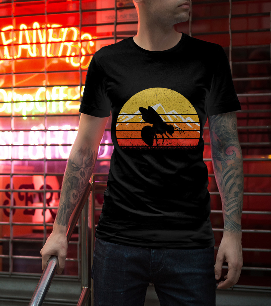 Retro Vintage Bee Sunburst With Mountain T-Shirt