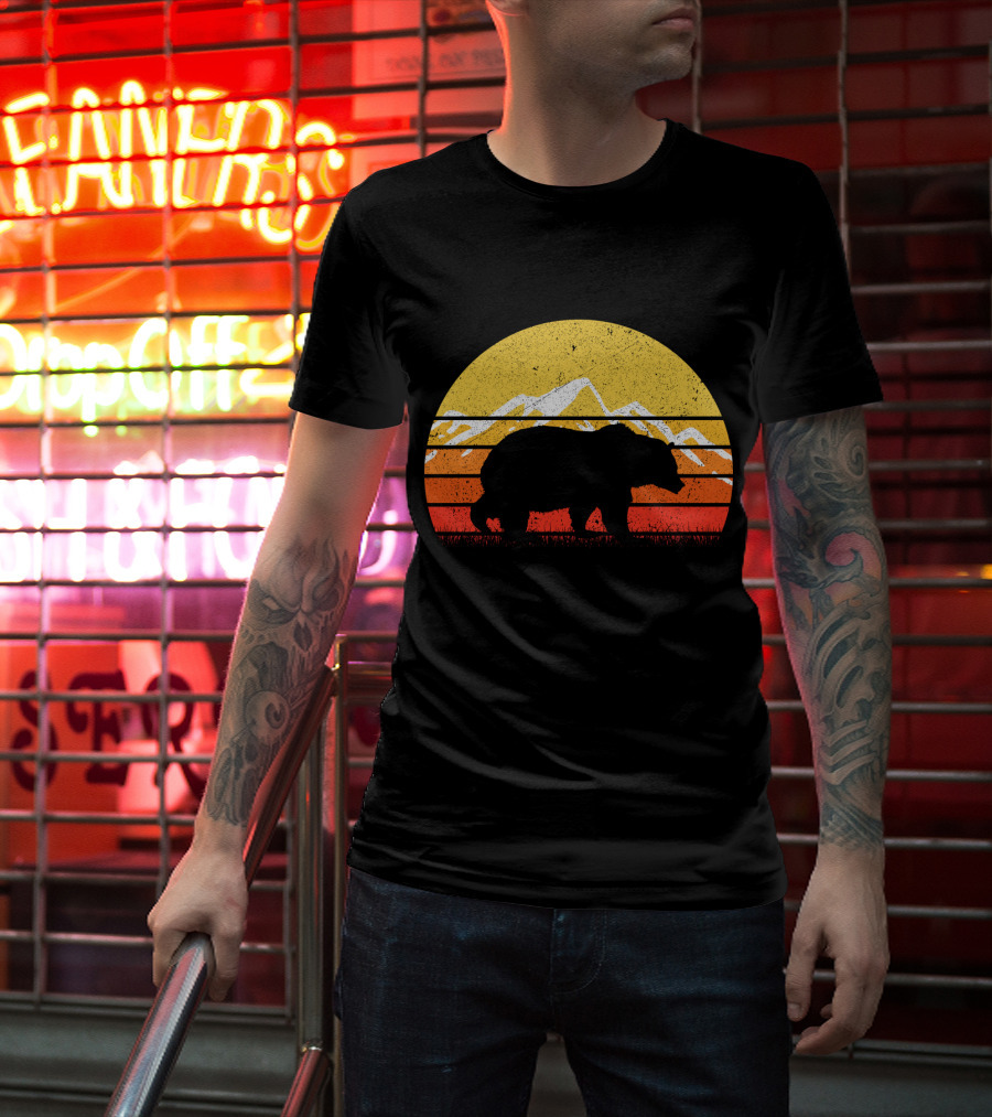 Retro Vintage Bear Silhouette With Sunset And Mountain Background T-Shirt