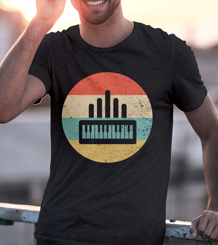 Vintage Retro Organ Keyboard With Striped Circle T-Shirt
