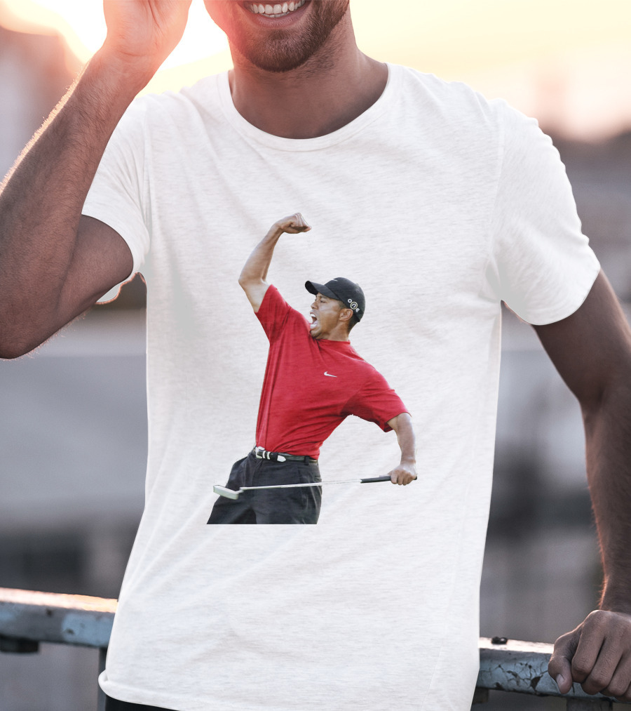 Tiger Woods Golf Victory Red Putter T-Shirt