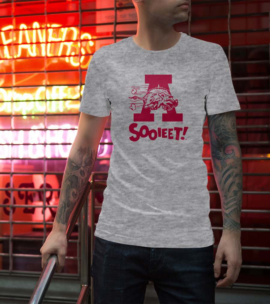 Eric Musselman Wearing Arkansas Razorbacks Logo Sooieet T-Shirt