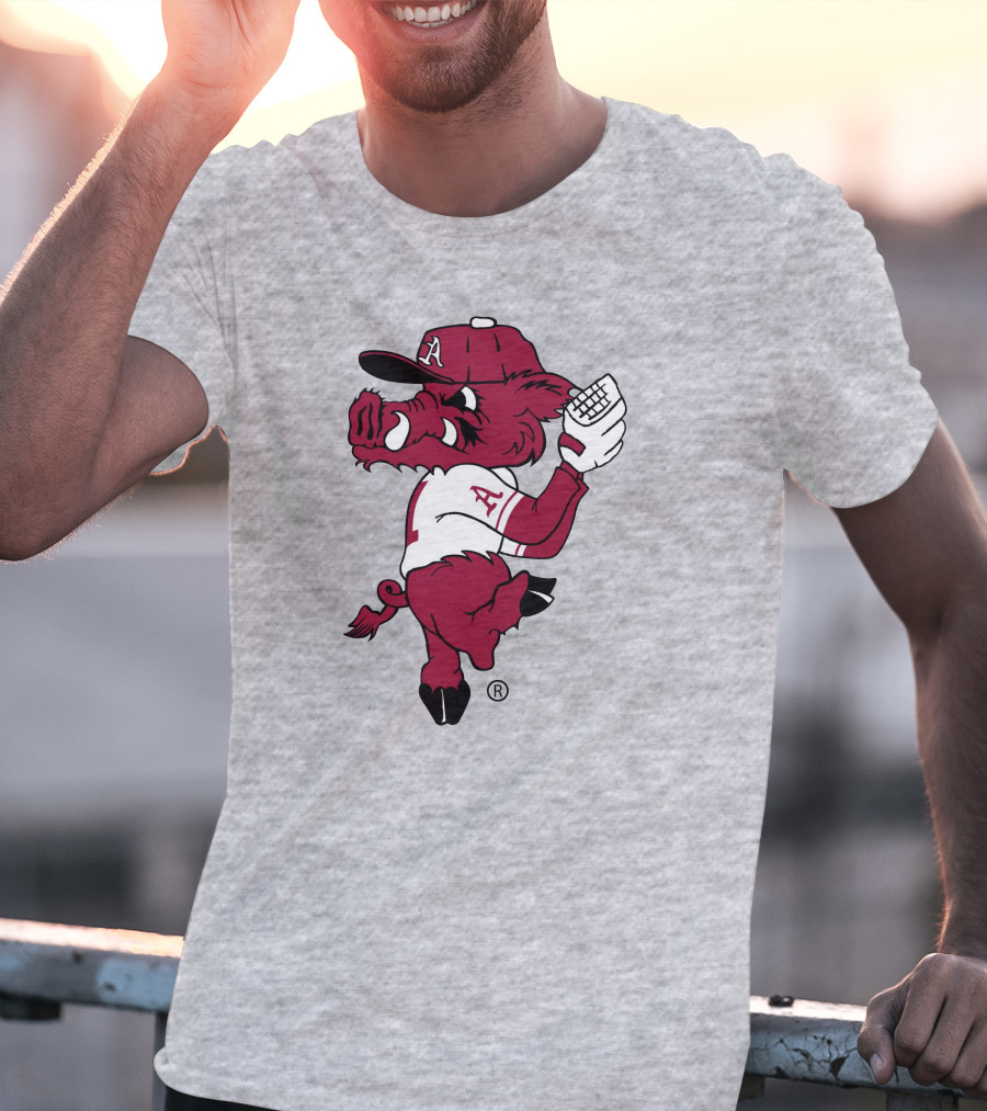 Arkansas Razorbacks Baseball Hog Pitching Ribby T-Shirt