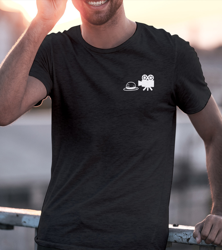 TV Animation One Piece Staff Henry Thurlow Straw Hat Pirate Film Camera T-Shirt