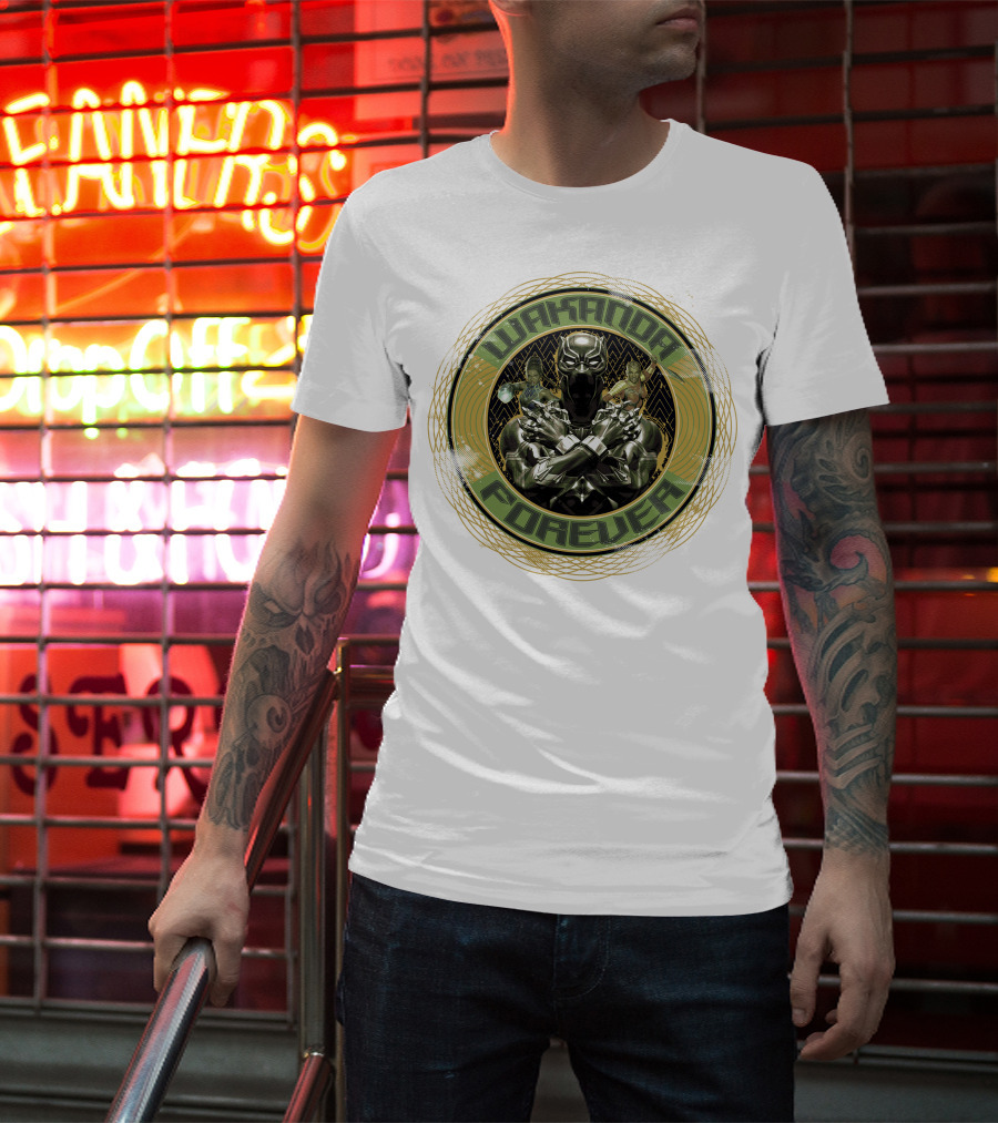 Wakanda Forever Black Panther Gold Circle Marvel T-Shirt