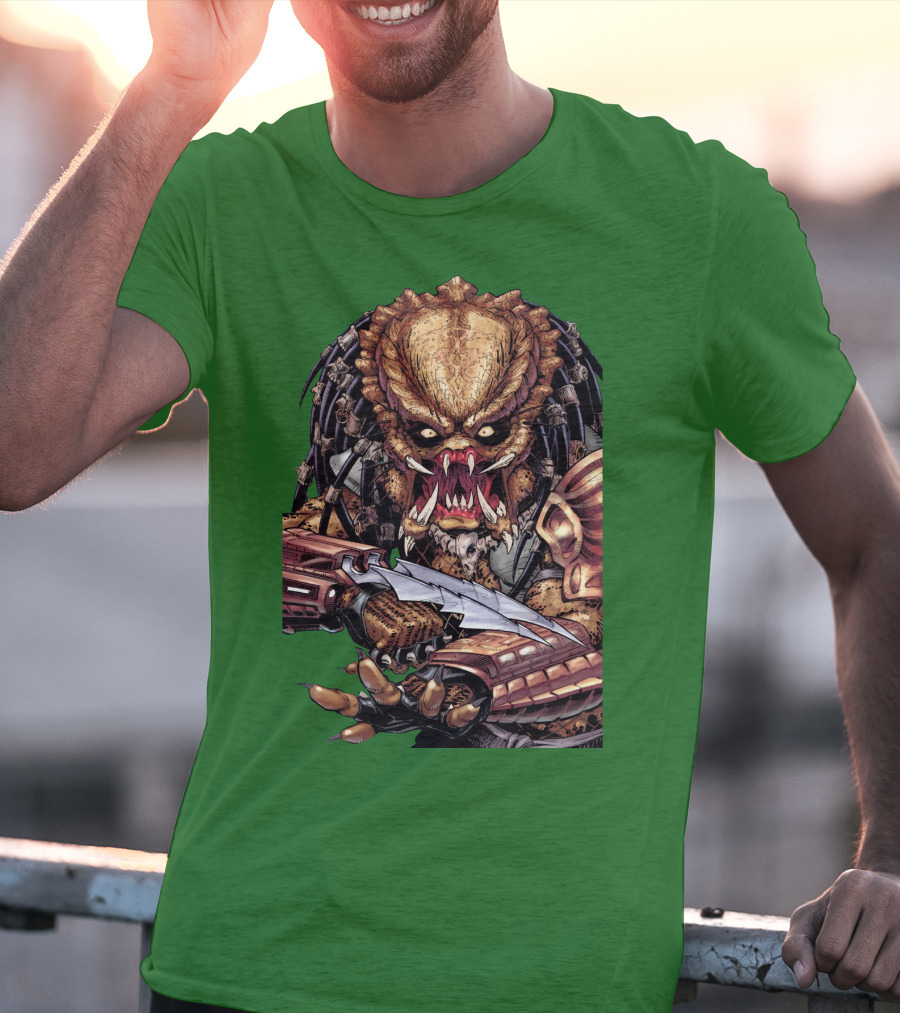 Predator Alien Holding Blade Comic T-Shirt