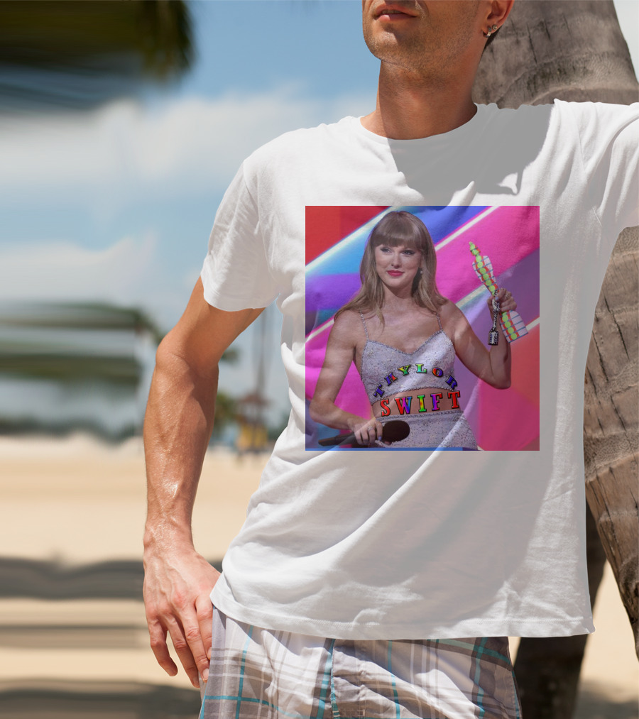 TAYLOR SWIFT BRIT AWARDS WINNING MOMENT T-Shirt