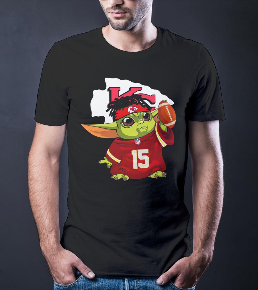 Star Wars Baby Yoda Mandalorian Kansas City Chiefs Patrick Mahomes 15 Merch T-Shirt