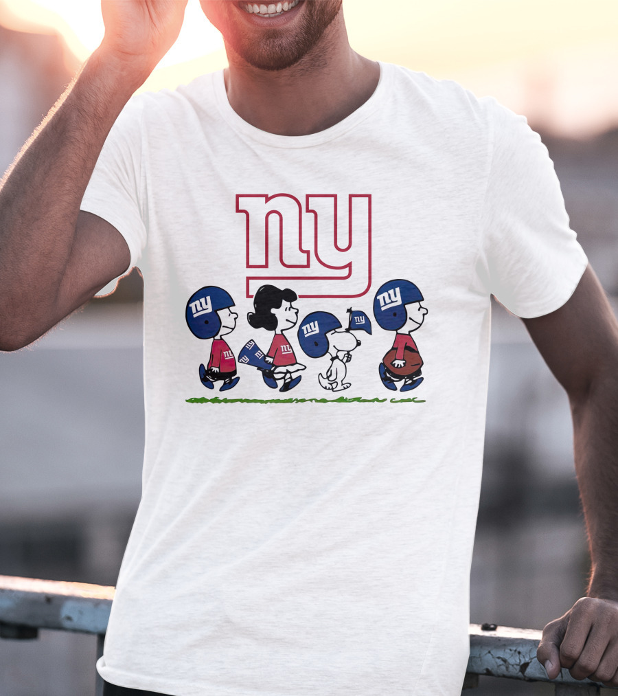 Peanuts Snoopy New York Giants Football Team NFL Characters T-Shirt