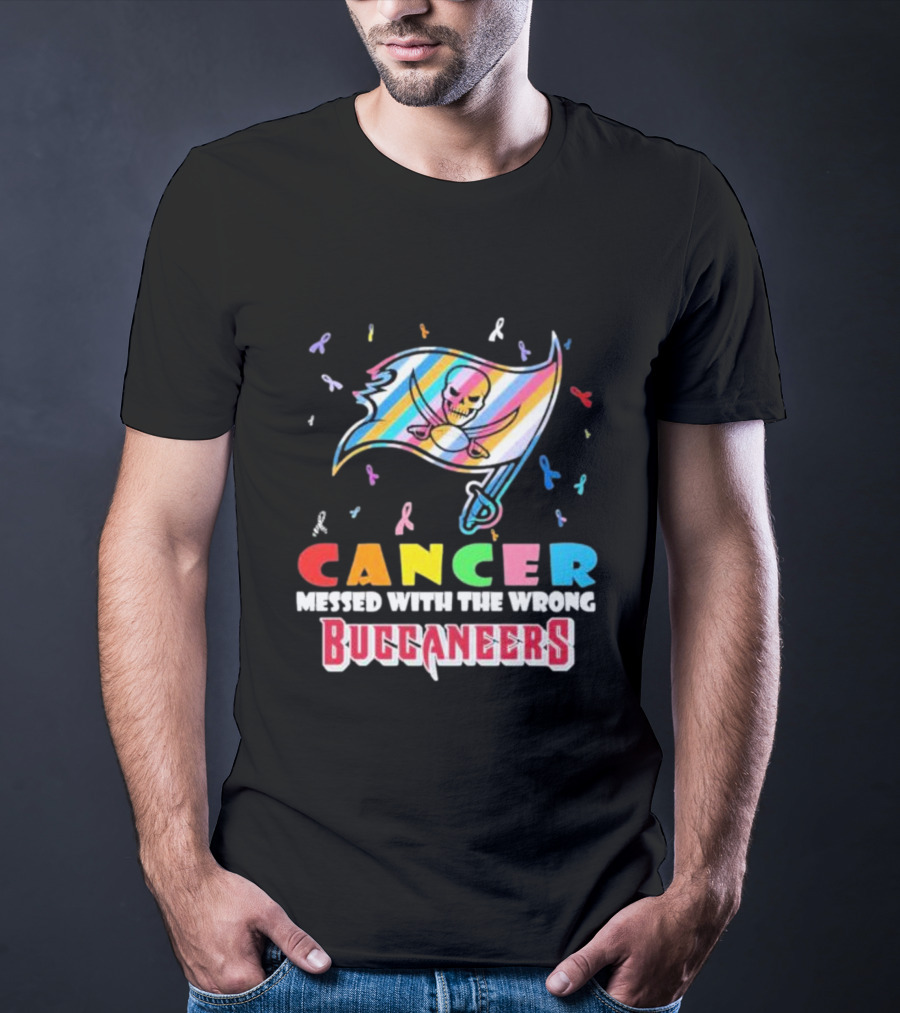 Cancer Messed With The Wrong Buccaneers Rainbow Skull Flag And Ribbons T-Shirt