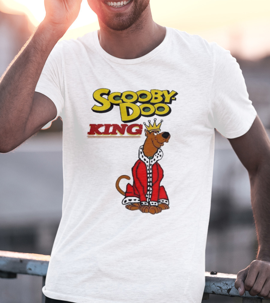 Scooby Doo King Crowned With Royal Red Robe T-Shirt