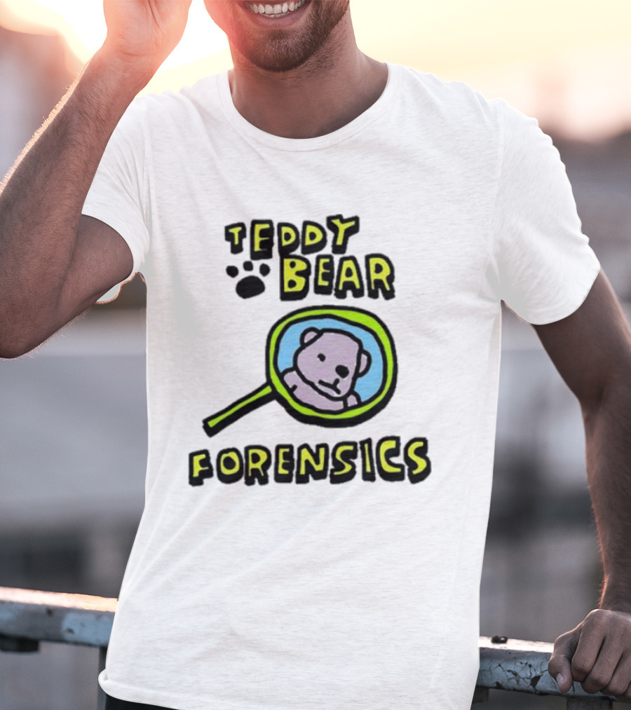 Teddy Bear Forensics Bear With Magnifying Glass T-Shirt