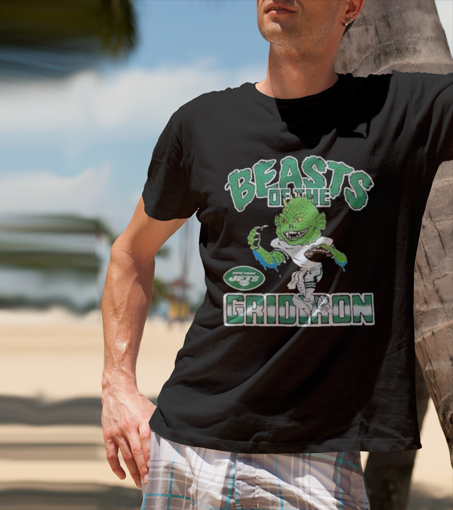 New York Jets Beasts Of The Gridiron Monster Holding Football T-Shirt