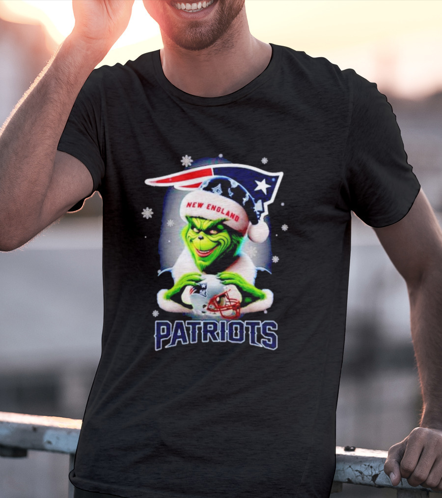 The Grinch Santa New England Patriots Christmas T-Shirt