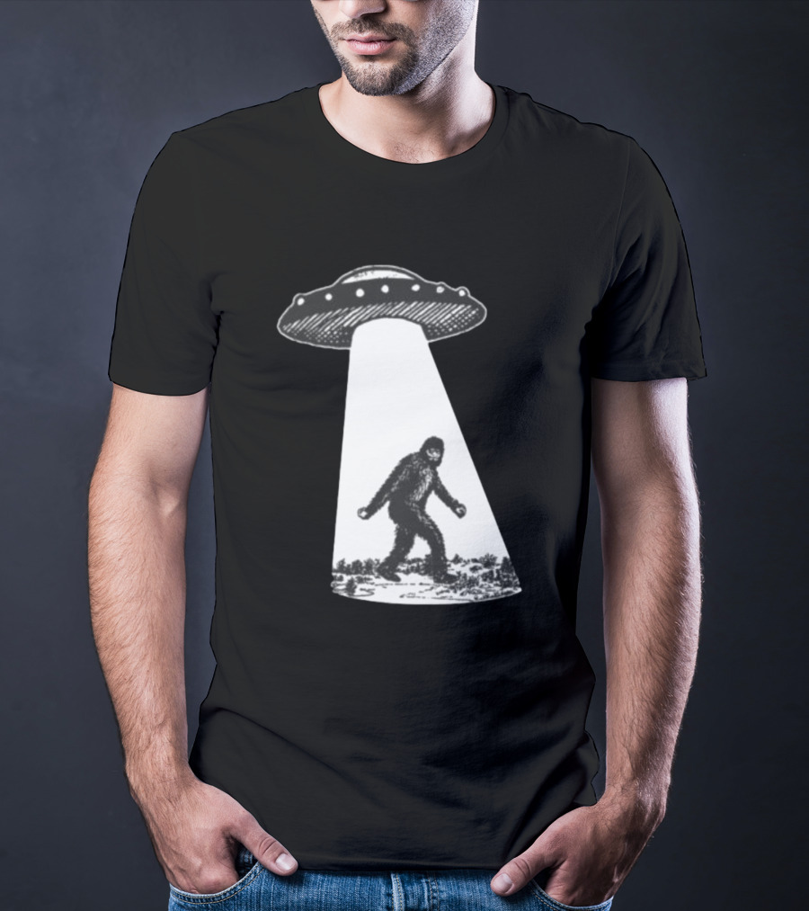 UFO Bigfoot Abduction Scene T-Shirt
