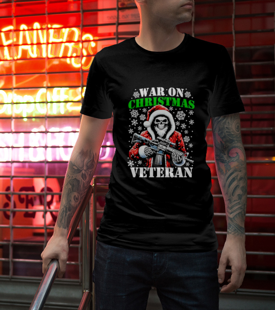 War On Christmas Veteran Skeleton Santa With Gun Snowflakes T-Shirt