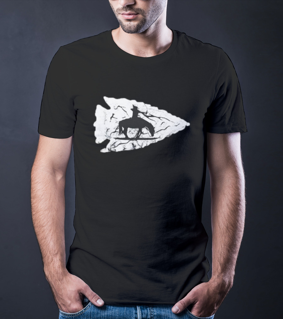 Arrowhead Hunting Native American Relic Hunter Rider On Horse Arrowhead T-Shirt