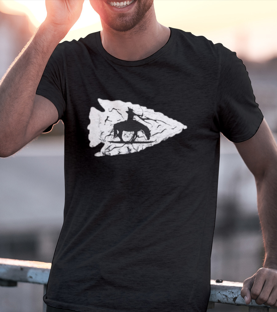 Arrowhead Hunting Native American Relic Hunter Rider On Horse Arrowhead T-Shirt