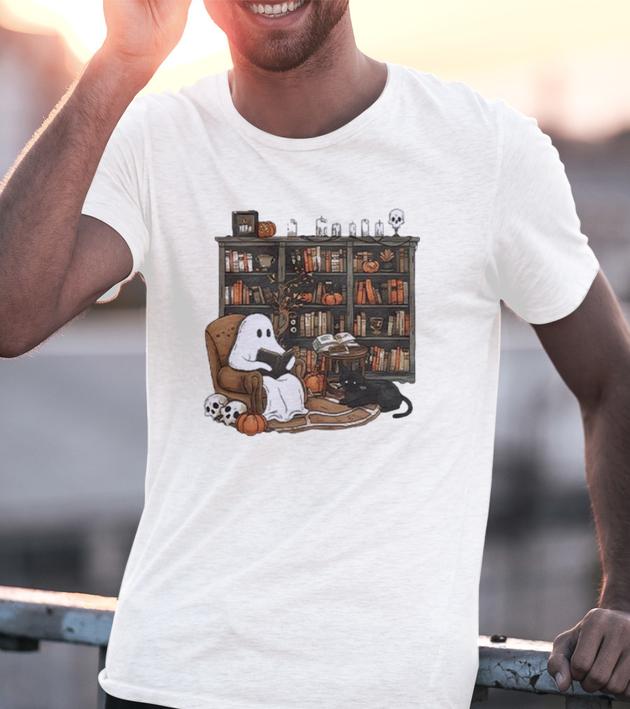 Retro Ghost Reading Books Skeletons Pumpkins Black Cat Library T-Shirt