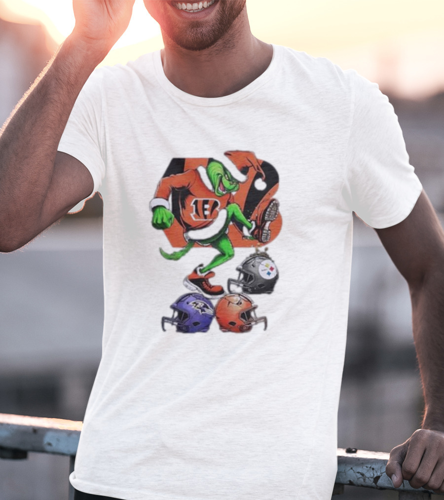 Christmas Grinch Cincinnati Bengals Stomp Ravens Browns Steelers NFL Helmets T-Shirt