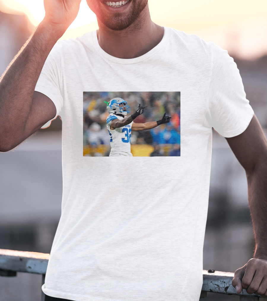 Brian Branch Lions Number 32 Gesture Towards Packers Crowd T-Shirt
