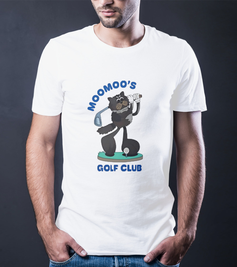 Moomoo's Golf Club Playful Cat On The Fairway T-Shirt