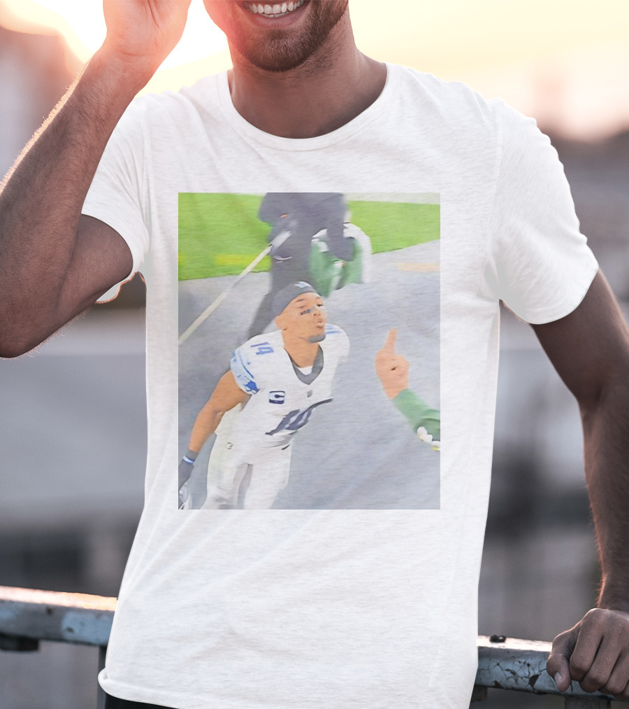 Amon Ra St Brown Number 14 Lions Kiss Meme T-Shirt