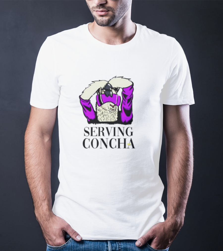 MarcoMania Serving Concha Llama With Purple T-Shirt