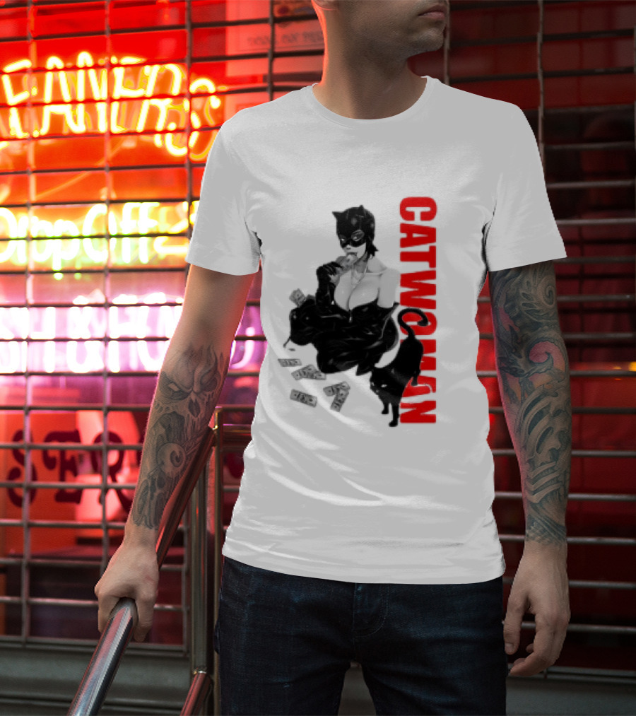 Catwoman Cartoon Noir With Money And Black Cat T-Shirt