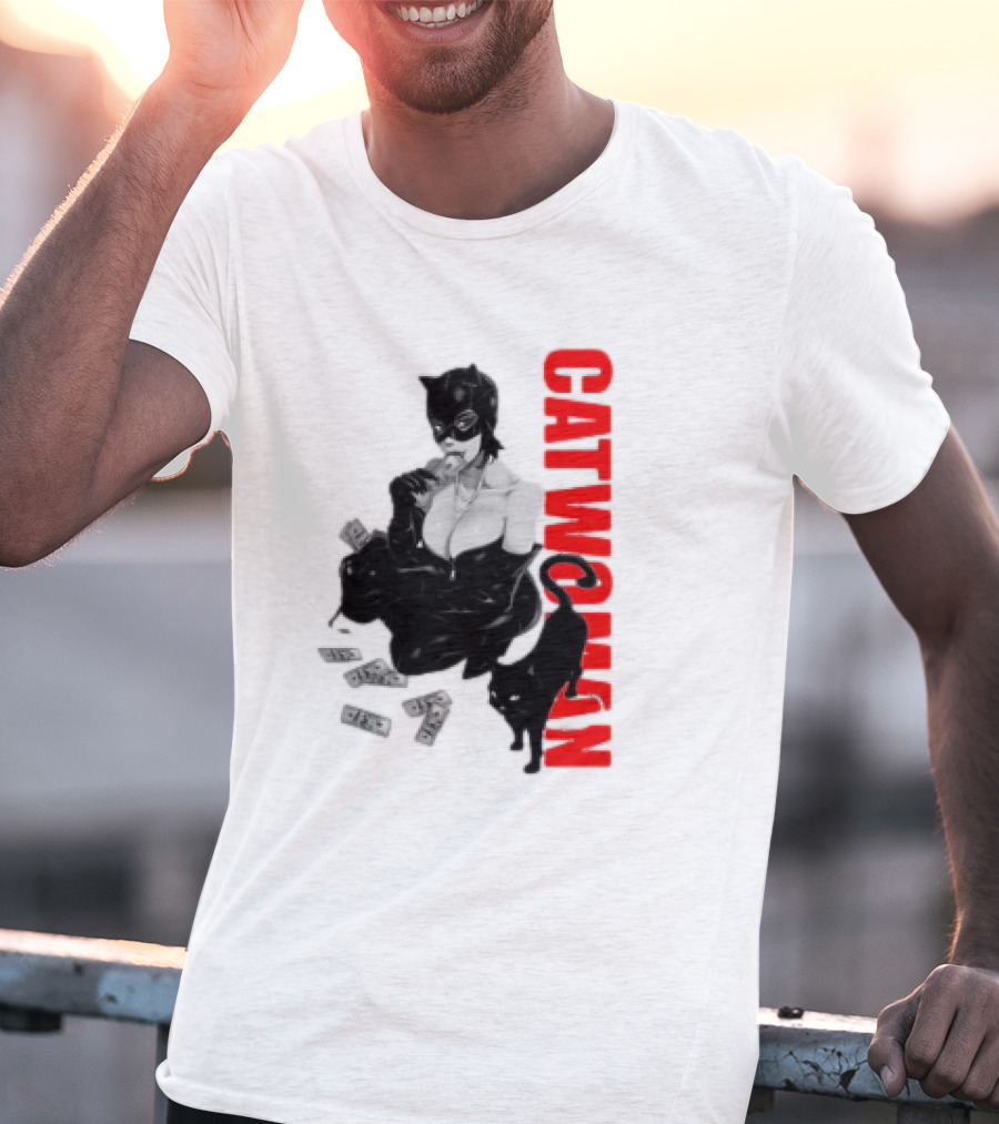 Catwoman Cartoon Noir With Money And Black Cat T-Shirt