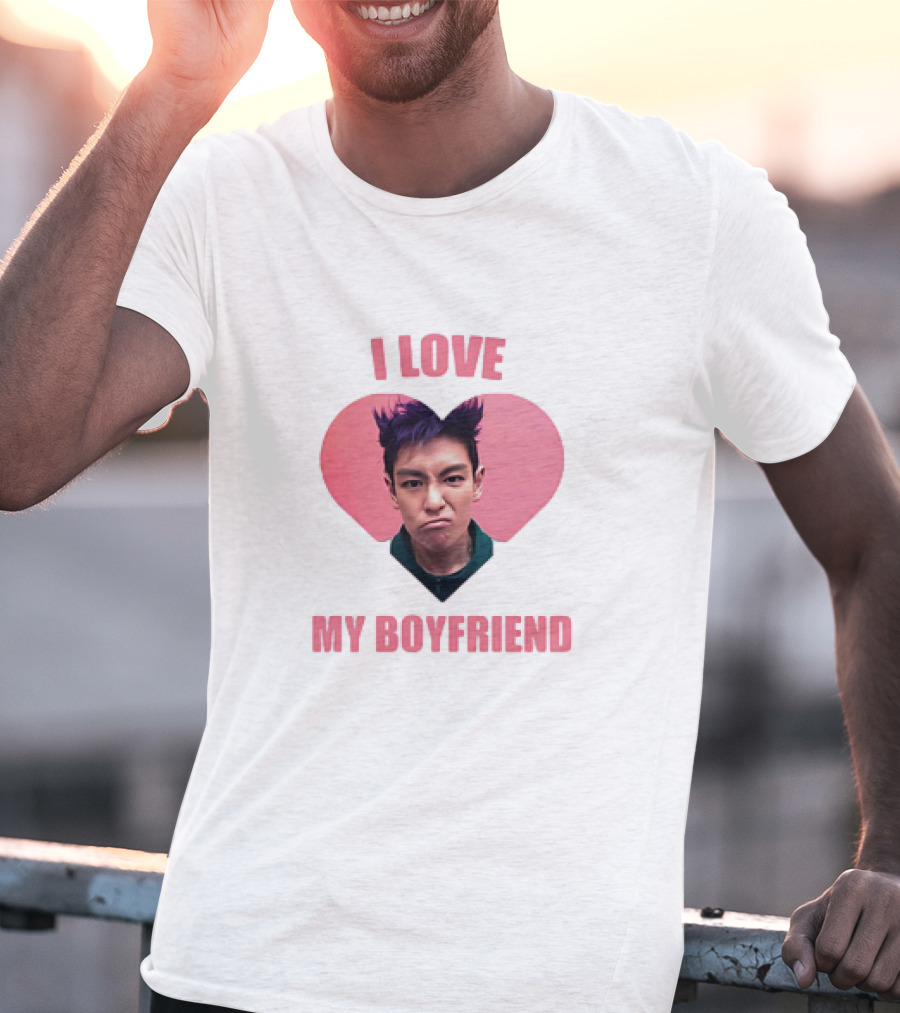 I LOVE MY BOYFRIEND Heart Face Pink Hair T-Shirt