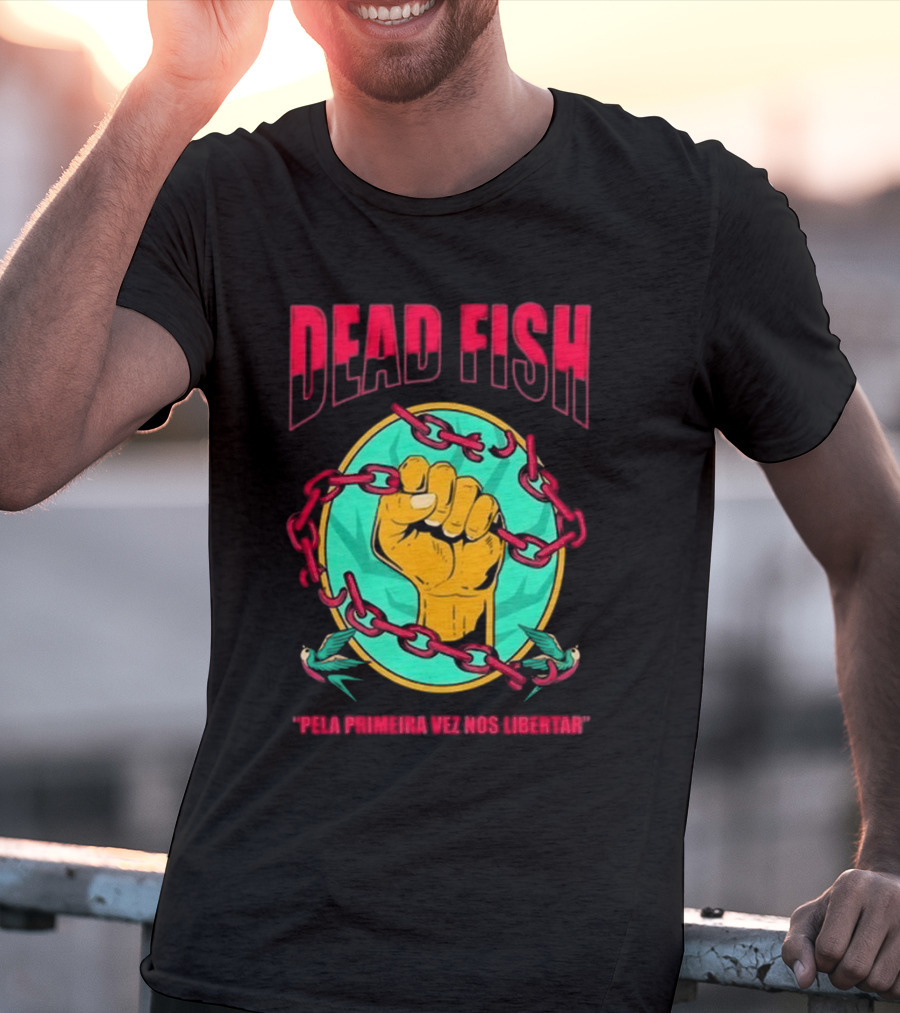 Dead Fish Pela Primeira Vez Nos Libartar T-Shirt