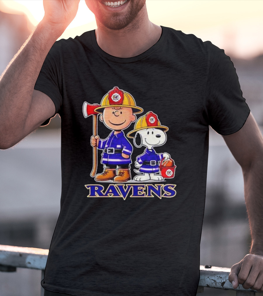 Firefighter Charlie Brown And Snoopy Baltimore Ravens T-Shirt