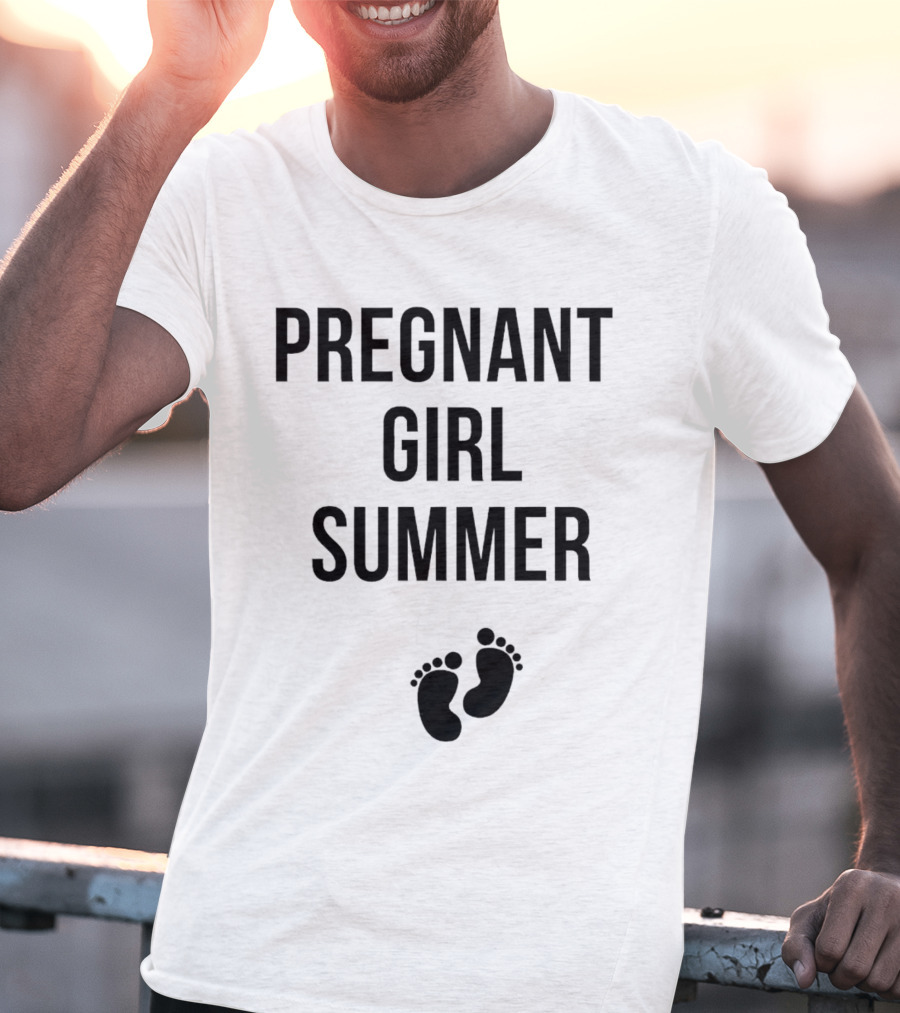 Pregnant Girl Summer Baby Footprints T-Shirt