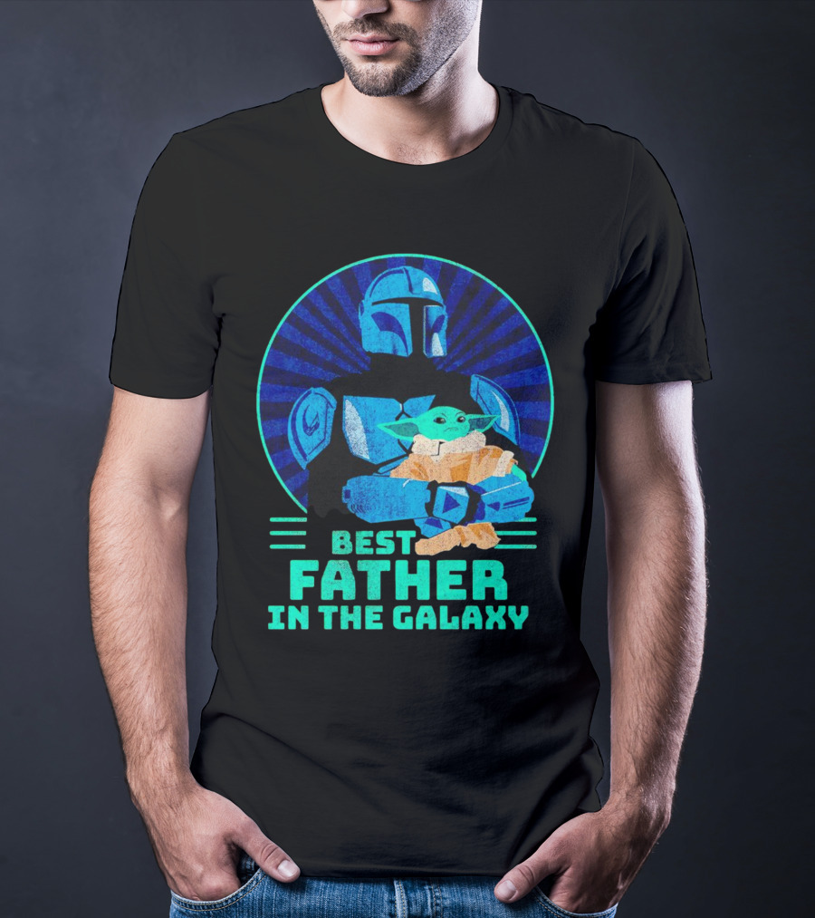 Best Father In The Galaxy Mandalorian Hug Baby Yoda T-Shirt