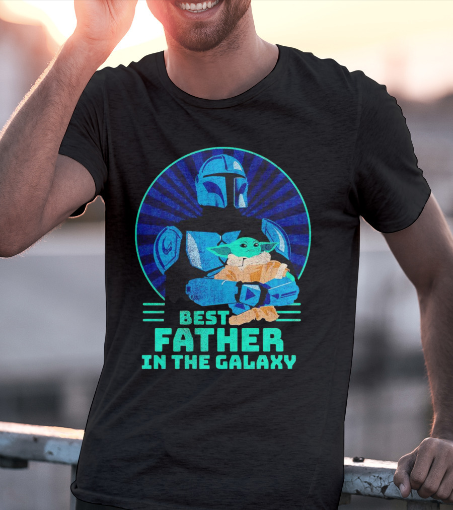 Best Father In The Galaxy Mandalorian Hug Baby Yoda T-Shirt