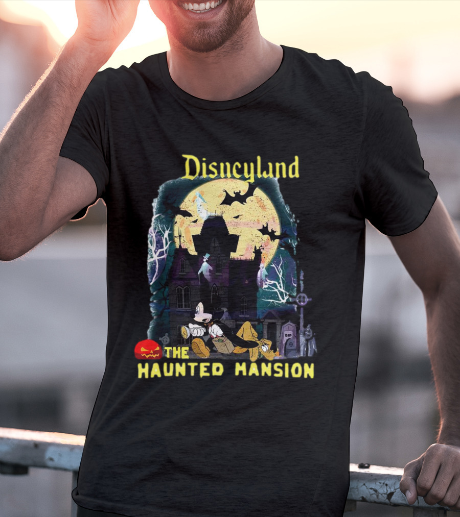 Disneyland The Haunted Mansion Mickey And Pluto Halloween Adventure T-Shirt