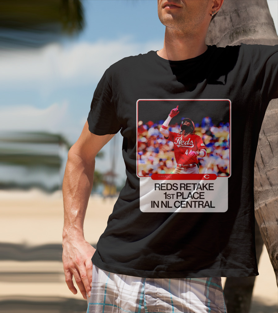 Cincinnati Reds Retake 1st Place In NL Central Elly De La Cruz T-Shirt