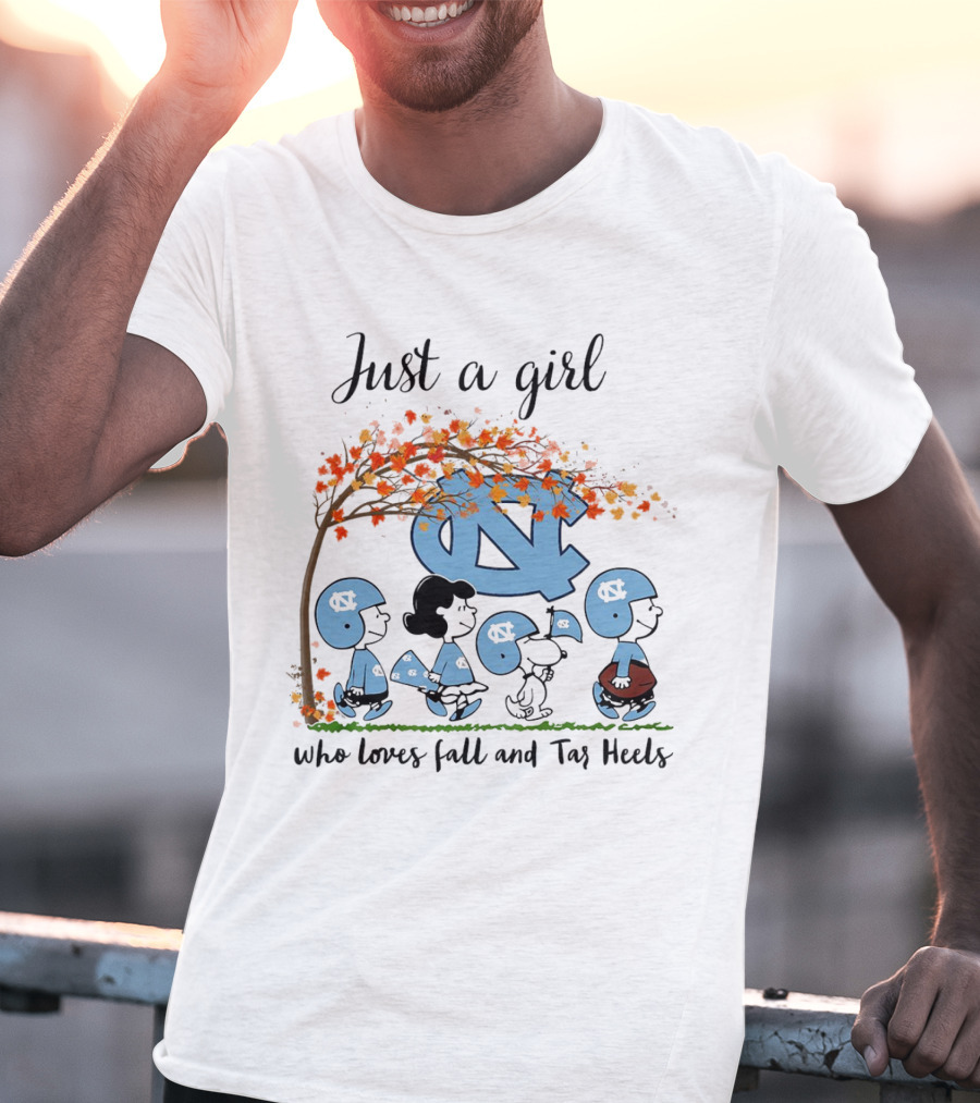 Just A Girl Who Loves Fall And Tar Heels Peanuts Cartoon Halloween T-Shirt