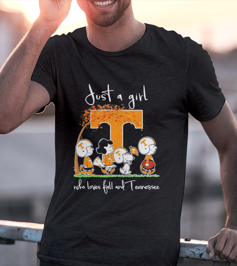 Just A Girl Who Loves Fall And Tennessee Volunteers Peanuts T-Shirt