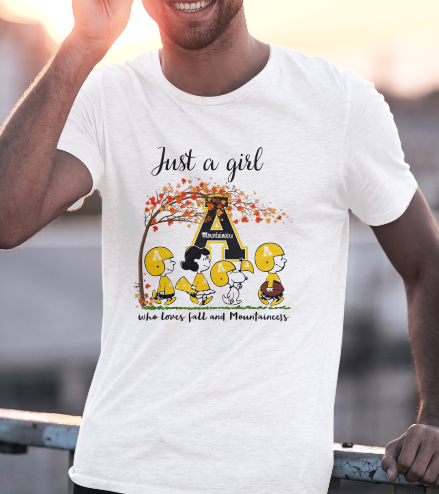 Just A Girl Who Loves Fall And Mountaineers Peanuts Cartoon T-Shirt