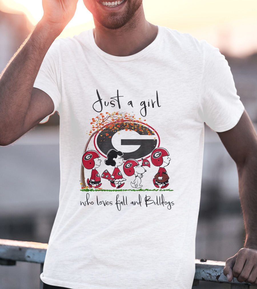 Just A Girl Who Loves Fall And Bulldogs Georgia Snoopy Football T-Shirt