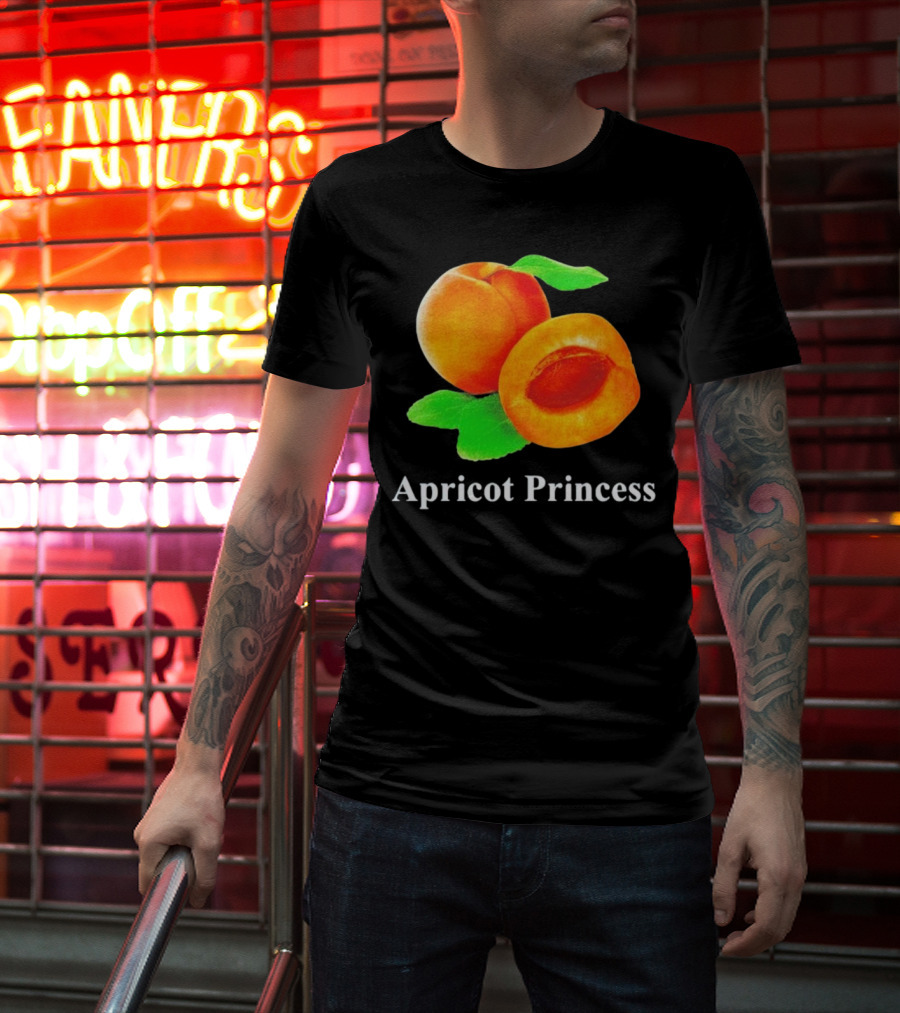 Apricot Princess Fruit Illustration With Leaf Detailing T-Shirt