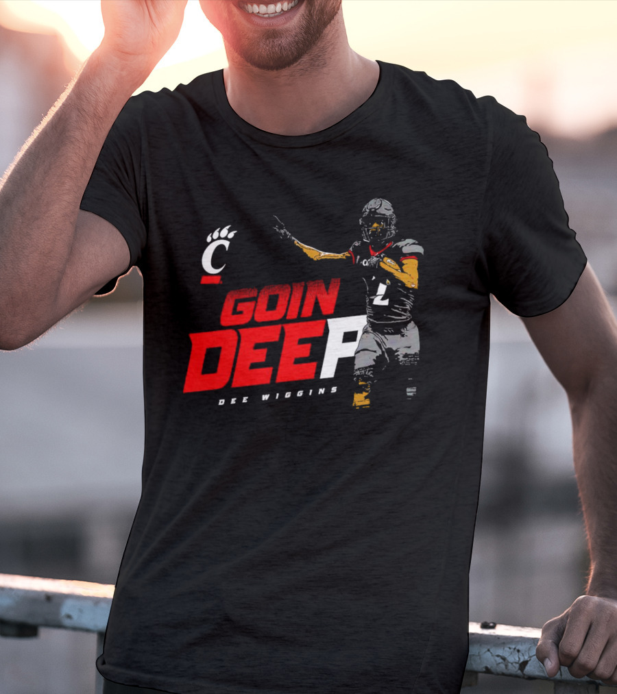 Dee Wiggins Goin’ Deep Cincinnati Bearcats Football Iconic Play Action T-Shirt