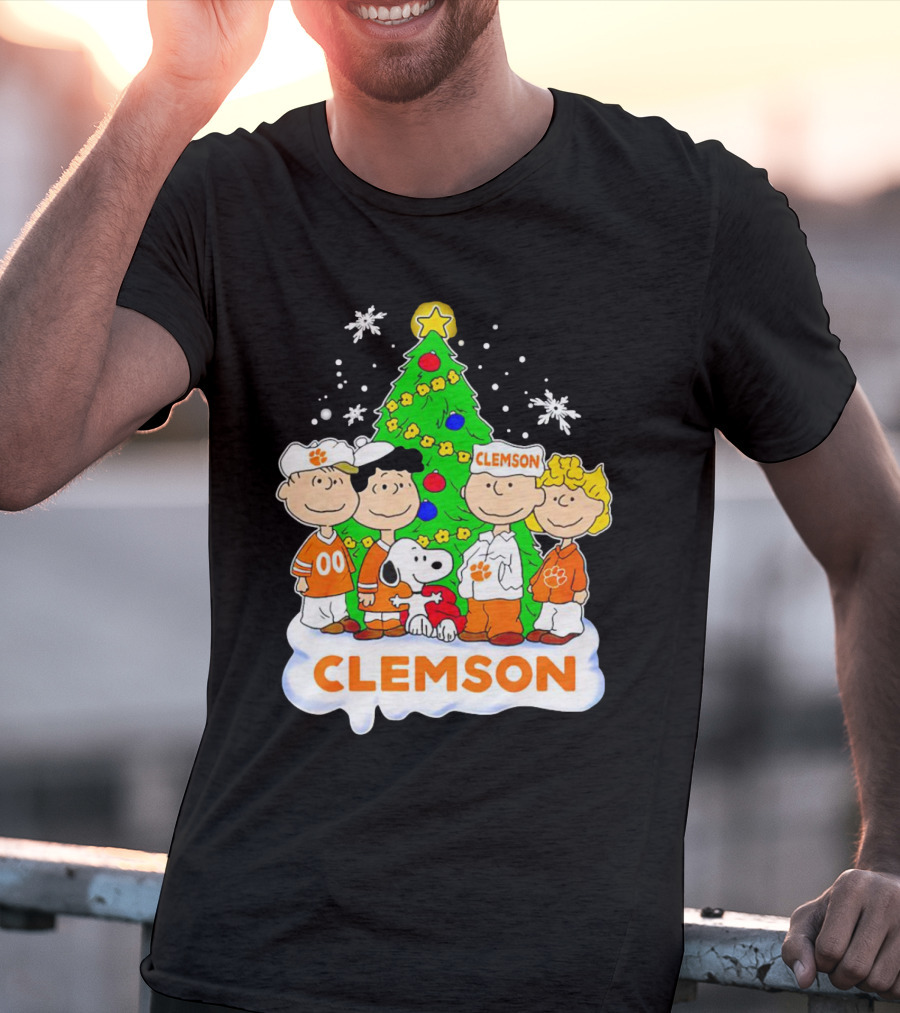 Clemson Christmas With Peanuts Gang And Festive Tree T-Shirt