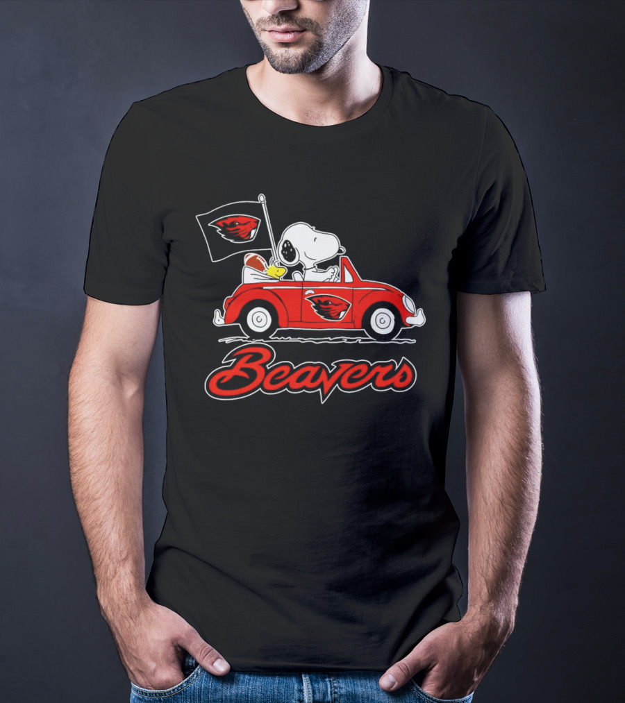 Snoopy Driving Oregon Beavers Football Car With Flag T-Shirt
