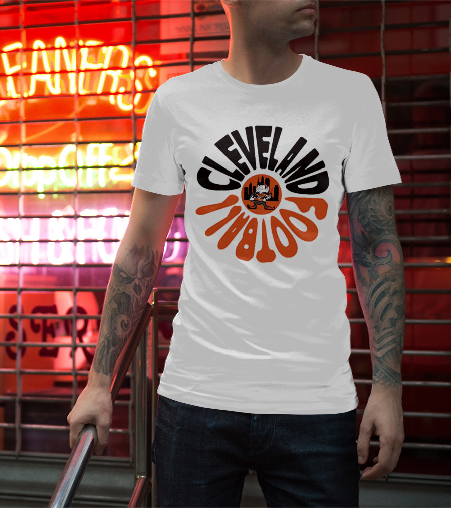 Cleveland Browns Football Retro Logo With Elf And Skyline T-Shirt