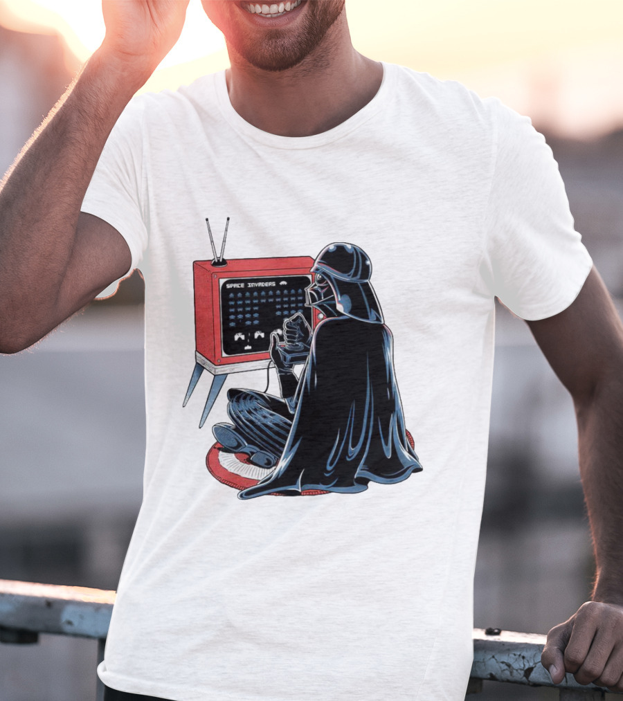 Nostalgic Darth Vader Playing Space Invaders On Retro TV T-Shirt