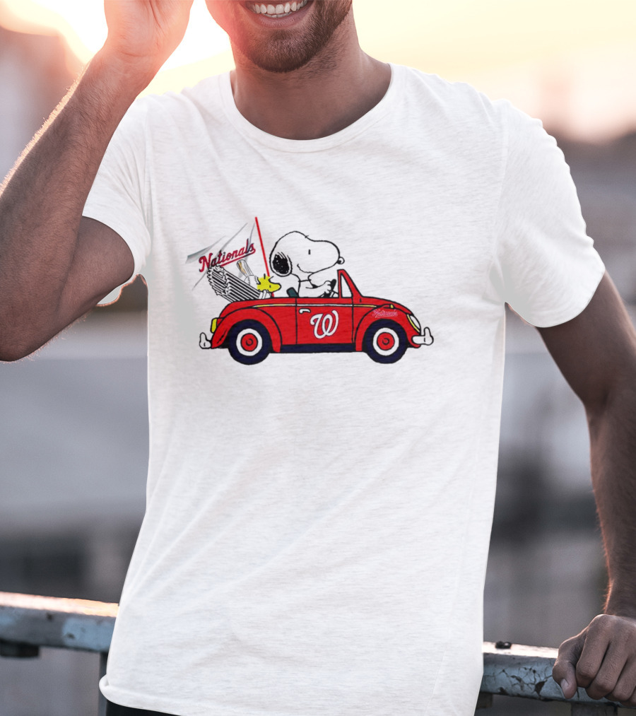 Snoopy And Woodstock In Red Car With Washington Nationals Flag T-Shirt