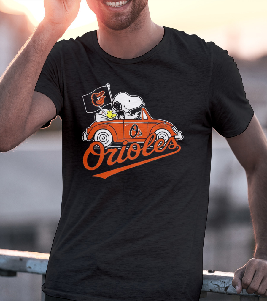 Snoopy And Woodstock Driving Baltimore Orioles Car With Flag T-Shirt
