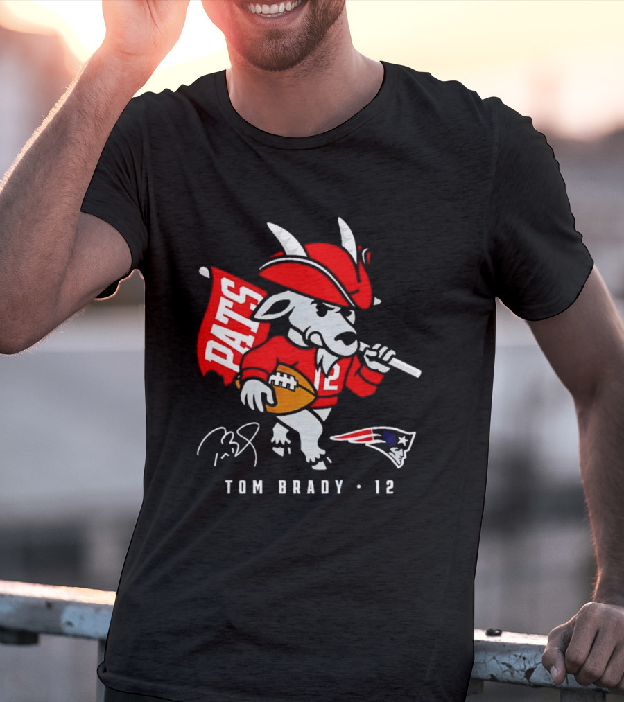 New England Patriots PATS Tom Brady 12 GOAT Logo Illustrative Character T-Shirt